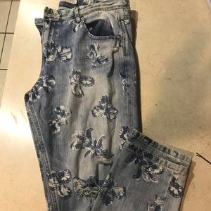Zara flower decal distressed jeans